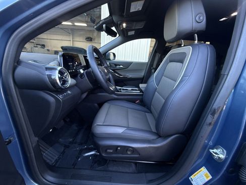 Used 2025 Chevrolet Equinox LT w/ Convenience Package II image 13