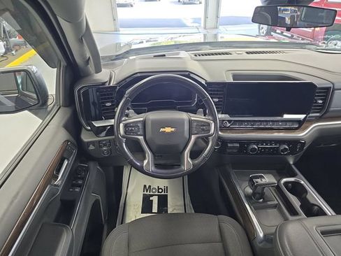 Certified 2022 Chevrolet Silverado 1500 LT AWD/4WD image 12