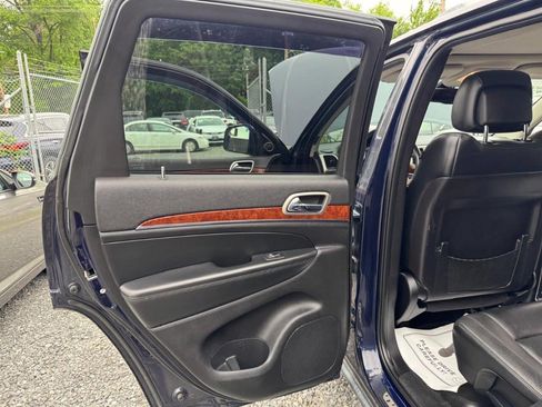 Used 2012 Jeep Grand Cherokee Limited image 32
