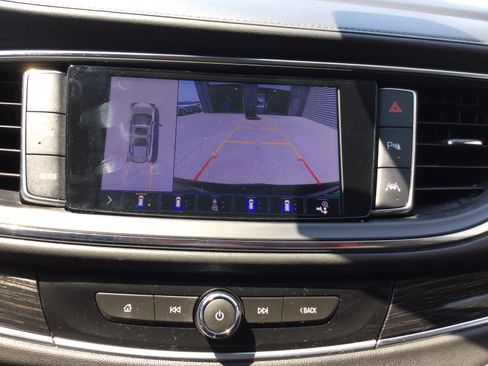 Used 2021 Buick Enclave Avenir w/ Avenir Technology Package AWD/4WD image 18