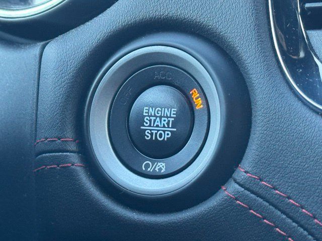 Used 2018 Dodge Durango R/T w/ Technology Group AWD/4WD image 28