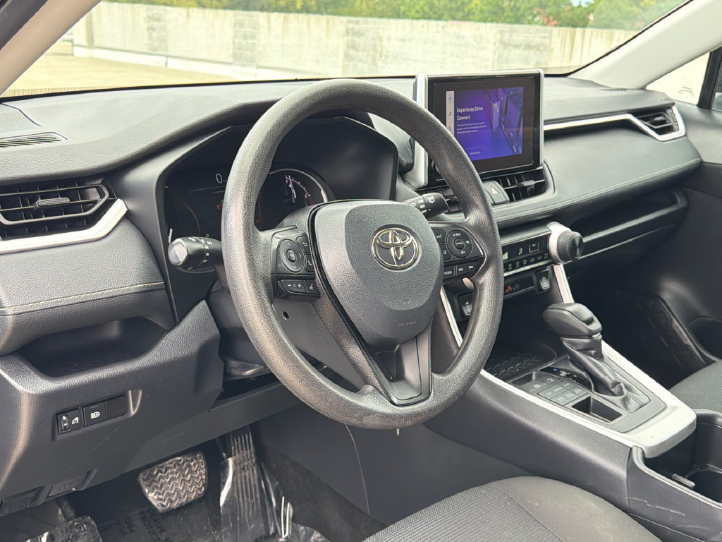 Used 2024 Toyota RAV4 LE AWD/4WD image 15