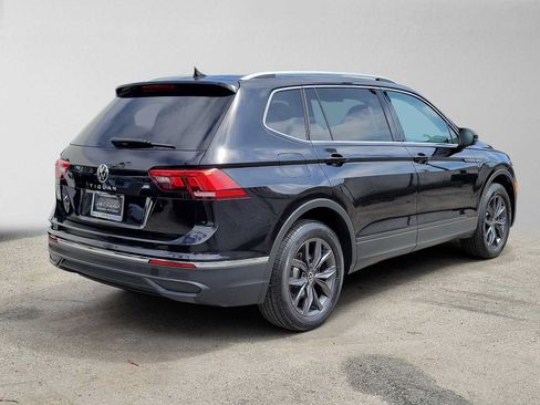 Used 2023 Volkswagen Tiguan SE FWD image 3