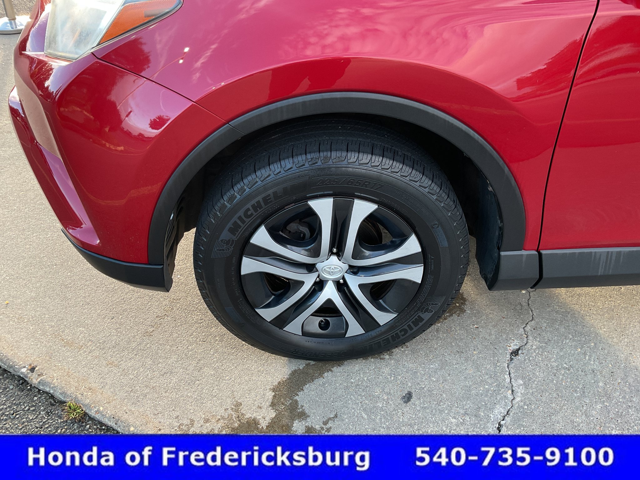 Used 2017 Toyota RAV4 LE AWD/4WD image 10