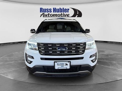 Used 2017 Ford Explorer XLT image 10