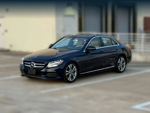 Used 2018 Mercedes-Benz C 300 Sedan image 3