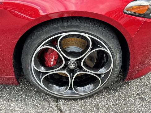 Used 2023 Alfa Romeo Giulia Veloce image 12