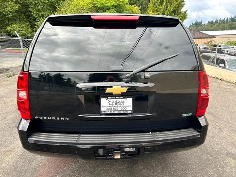 Used 2012 Chevrolet Suburban LT w/ Luxury Package image 6