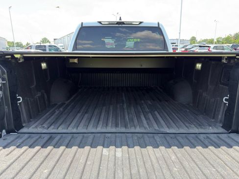 Used 2023 Toyota Tundra Platinum AWD/4WD image 31