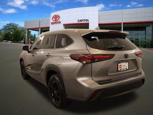 Certified 2025 Toyota Highlander XLE AWD/4WD image 6