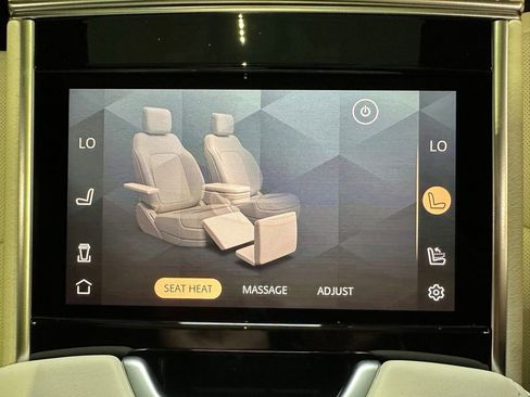 New 2025 Land Rover Range Rover Autobiography AWD/4WD image 18
