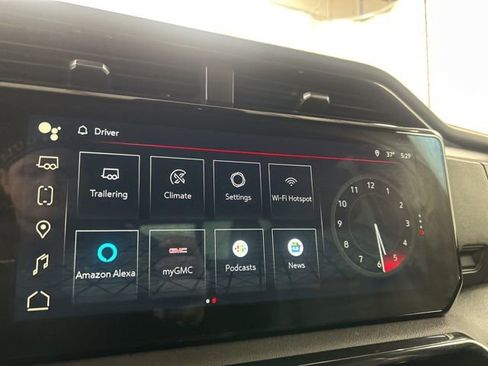 Used 2024 GMC Sierra 2500 AT4 w/ AT4 Preferred Package image 16