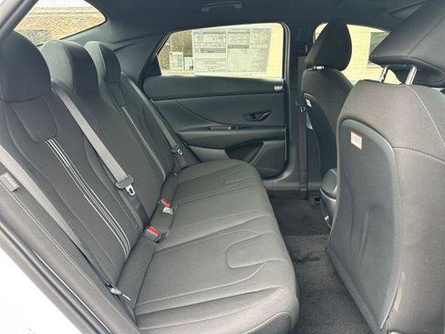 New 2026 Hyundai Elantra Hybrid FWD image 11