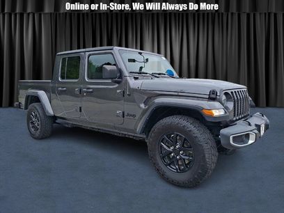 Used 2023 Jeep Gladiator Sport