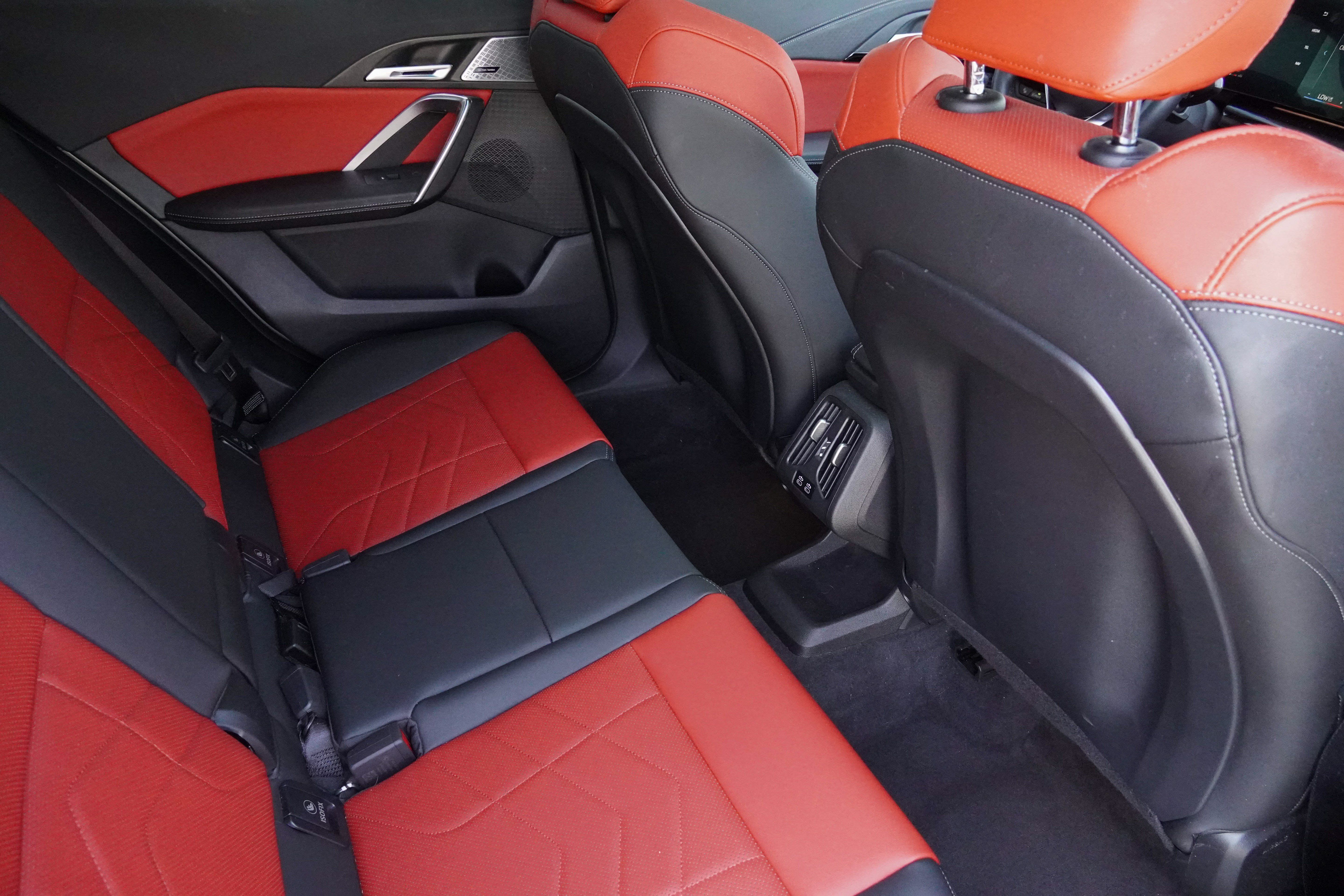 Certified 2025 BMW X2 xDrive28i AWD/4WD image 32