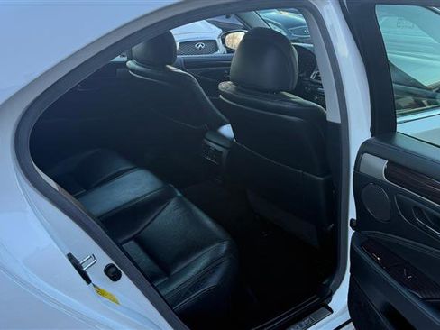 Used 2013 Lexus LS 460 w/ Comfort Pkg image 11