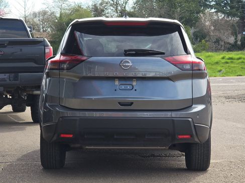 Used 2025 Nissan Rogue SV FWD image 5