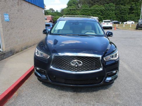 Used 2019 INFINITI QX60 Luxe w/ Sensory Package FWD image 2