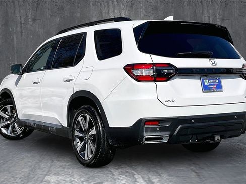 Used 2024 Honda Pilot Elite image 4
