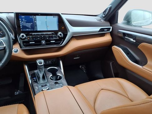 Used 2022 Toyota Highlander Platinum image 36