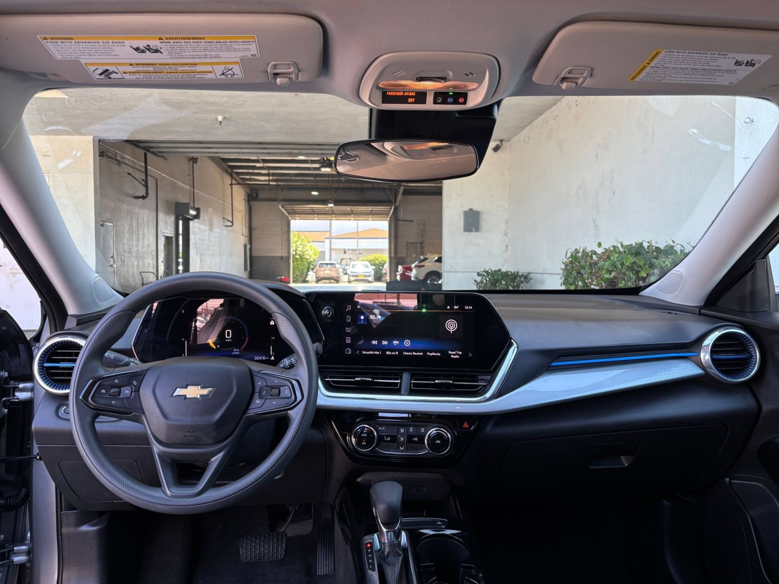 Used 2025 Chevrolet Trax LT FWD image 32