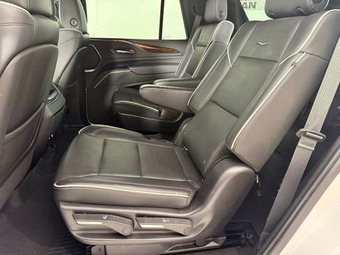 Used 2022 Cadillac Escalade Premium Luxury w/ LPO, Radiant Package AWD/4WD image 8