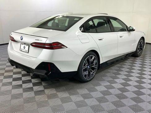 Used 2024 BMW i5 eDrive40i w/ M Sport Package RWD image 6
