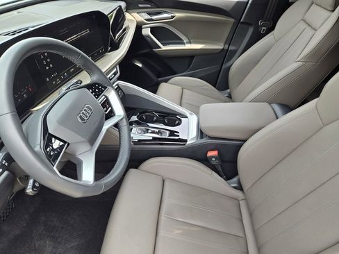 Certified 2025 Audi Q5 Premium Plus w/ Premium Plus image 17