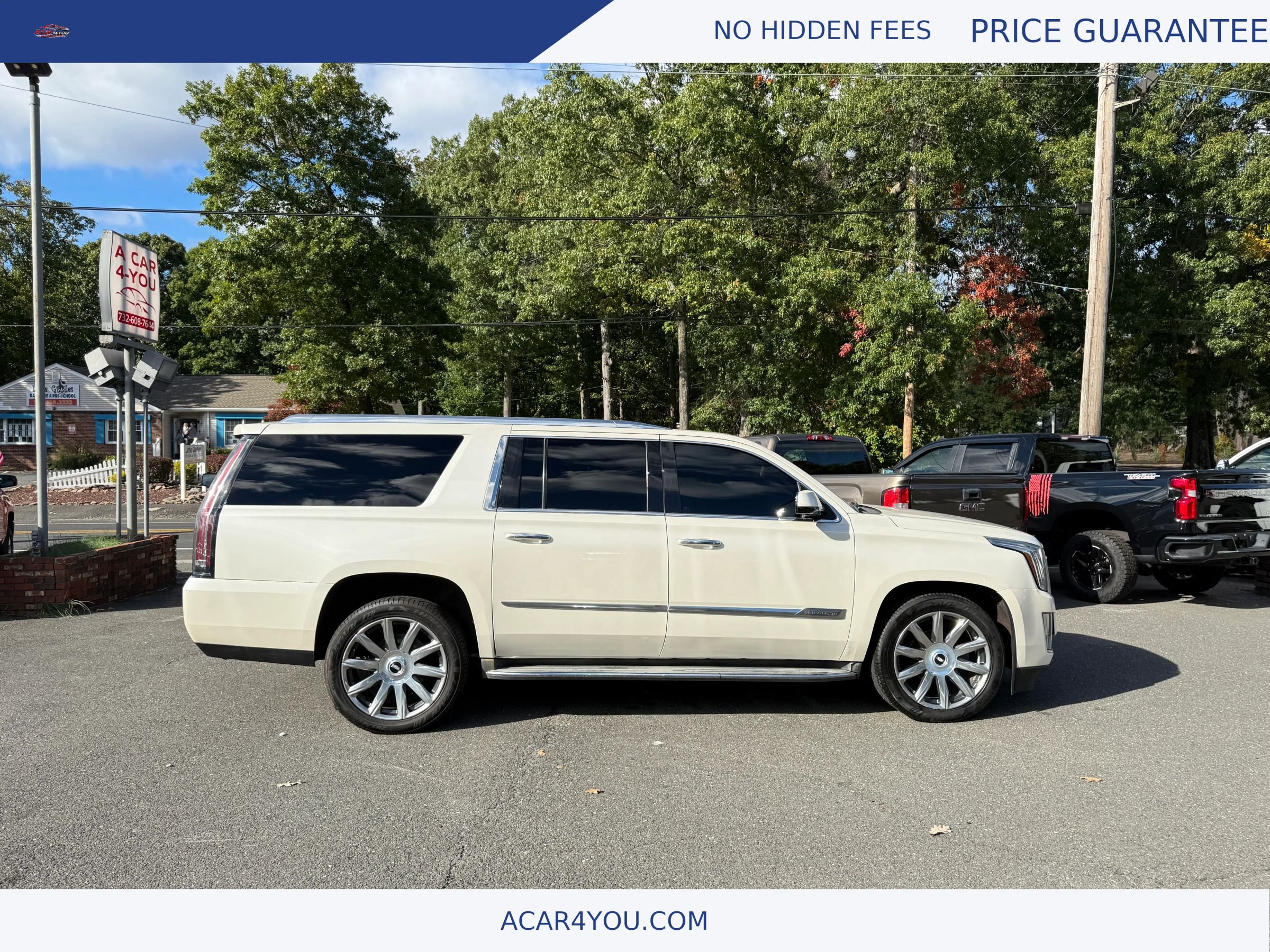 Used 2015 Cadillac Escalade ESV Luxury AWD/4WD image 2