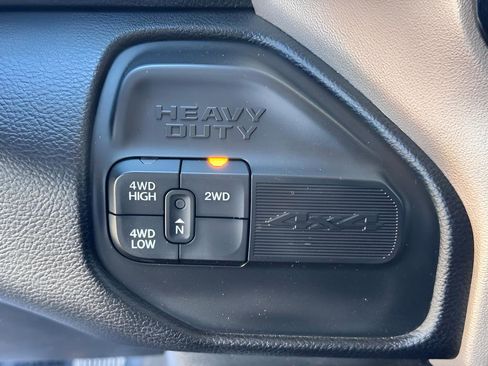 Used 2024 RAM 2500 Laramie AWD/4WD image 18