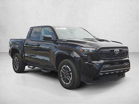 Certified 2025 Toyota Tacoma TRD Sport w/ TRD Sport Upgrade Package AWD/4WD image 3