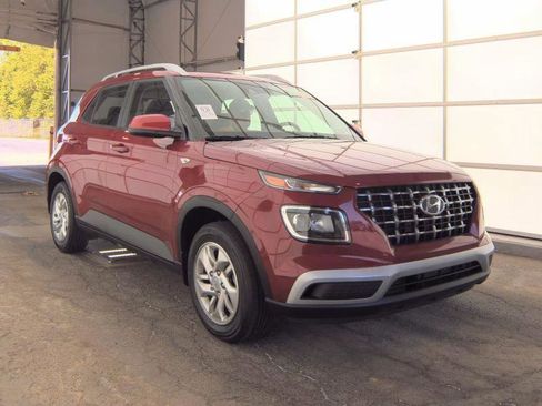 Used 2020 Hyundai Venue SEL FWD image 2