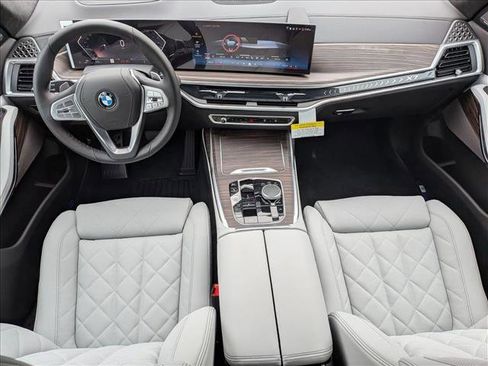 New 2026 BMW X7 xDrive40i w/ Premium Package image 16