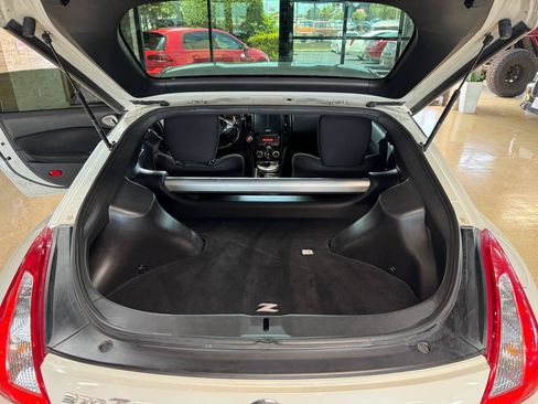 Used 2012 Nissan 370Z Coupe RWD image 28
