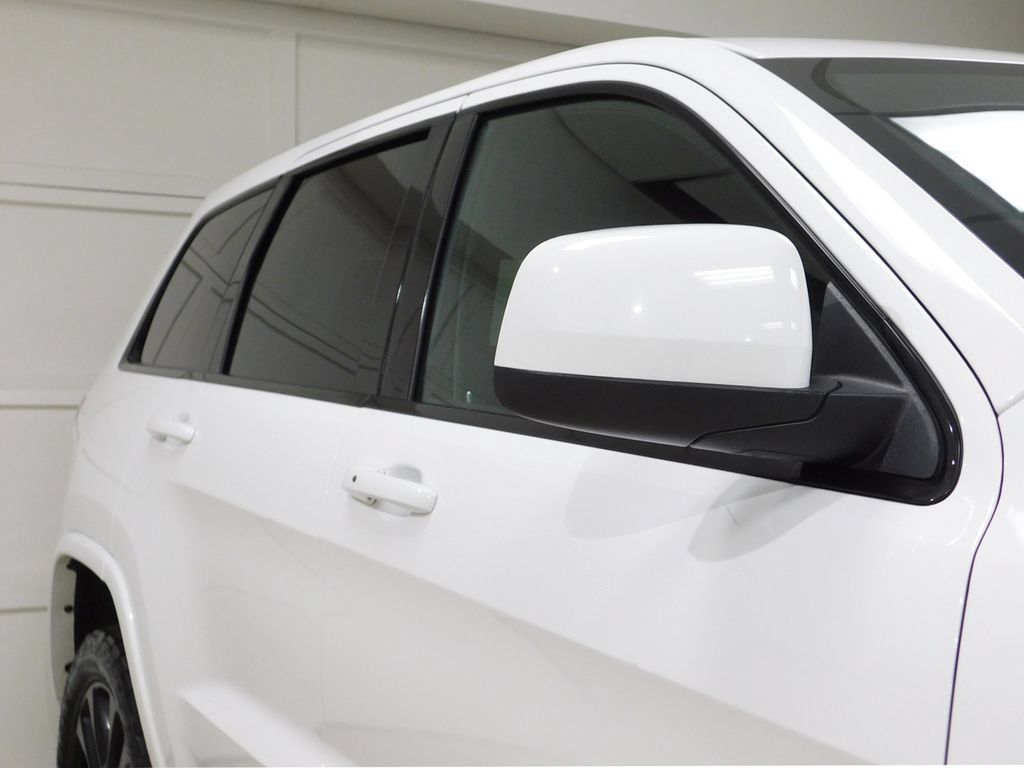 Used 2020 Jeep Grand Cherokee Altitude AWD/4WD image 11