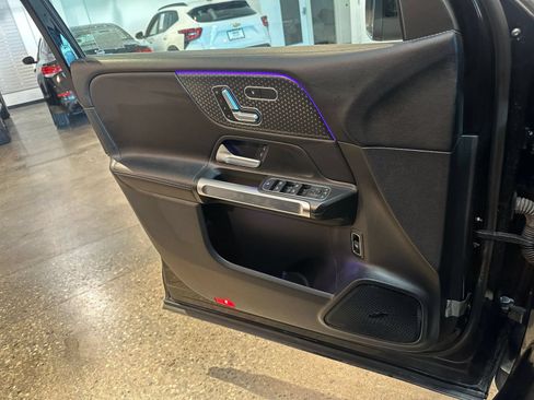 Used 2025 Mercedes-Benz GLB 250 image 18