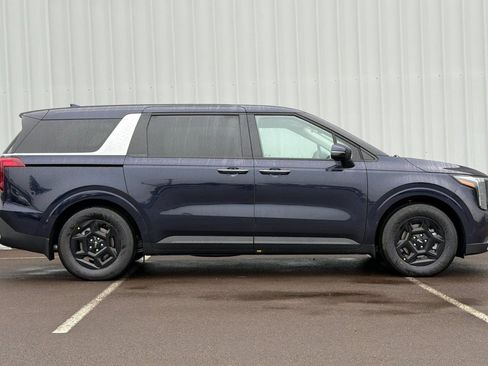 New 2026 Kia Carnival image 4