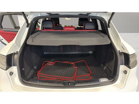 Used 2021 Porsche Macan GTS image 18