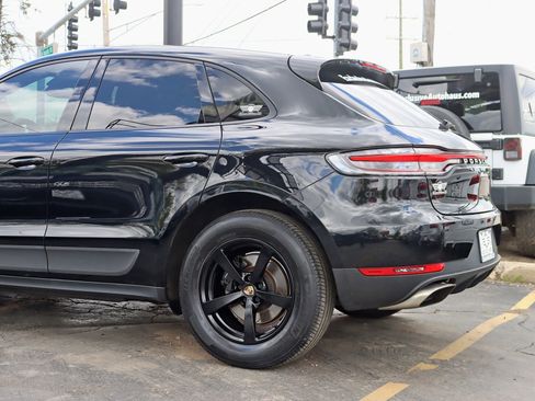 Used 2021 Porsche Macan AWD/4WD image 12