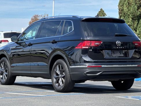 Certified 2023 Volkswagen Tiguan SE image 6