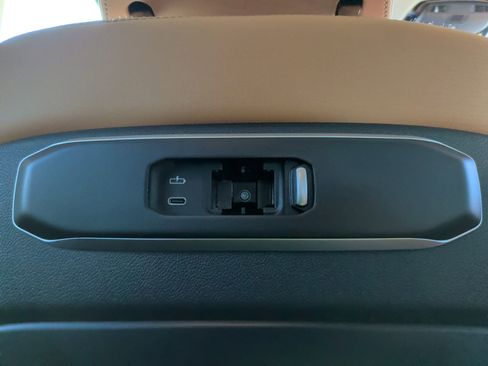 Certified 2023 BMW X7 xDrive40i w/ Premium Package image 36