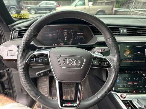 Used 2022 Audi e-tron S Prestige AWD/4WD image 21
