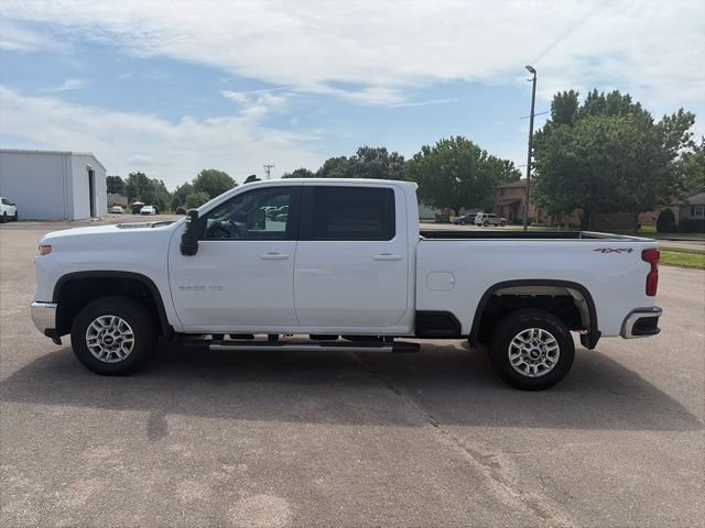 Used 2025 Chevrolet Silverado 2500 LT w/ Safety Package AWD/4WD image 3