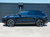 Certified 2022 Porsche Cayenne image 2