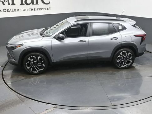New 2026 Chevrolet Trax RS w/ Sunroof Package FWD image 36