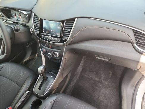 Used 2020 Chevrolet Trax LT w/ LT Convenience Package FWD image 26