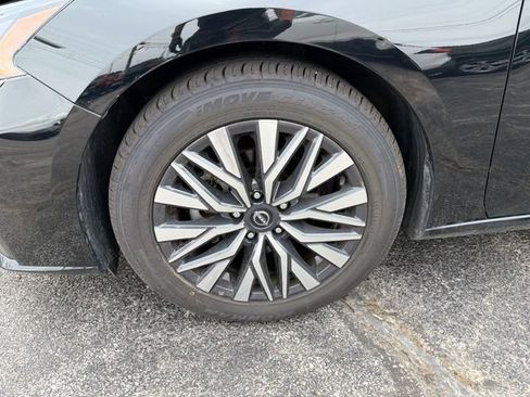 Used 2024 Nissan Altima 2.5 SV FWD image 20