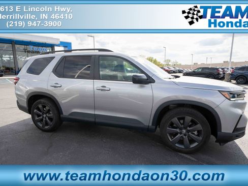 Certified 2025 Honda Pilot Sport image 1