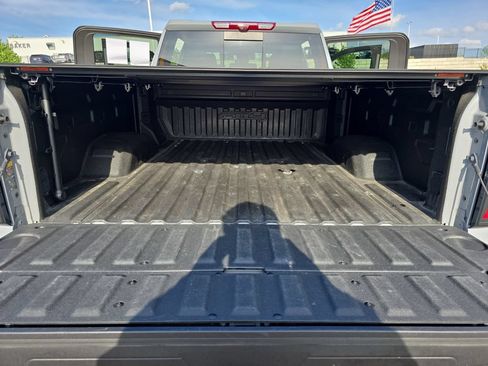 Used 2024 GMC Sierra 2500 AT4 w/ Technology Package AWD/4WD image 12