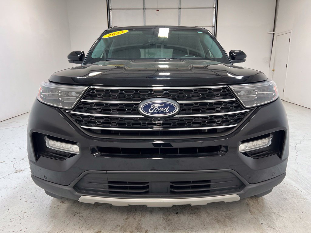 Used 2023 Ford Explorer XLT w/ Equipment Group 202A AWD/4WD image 13